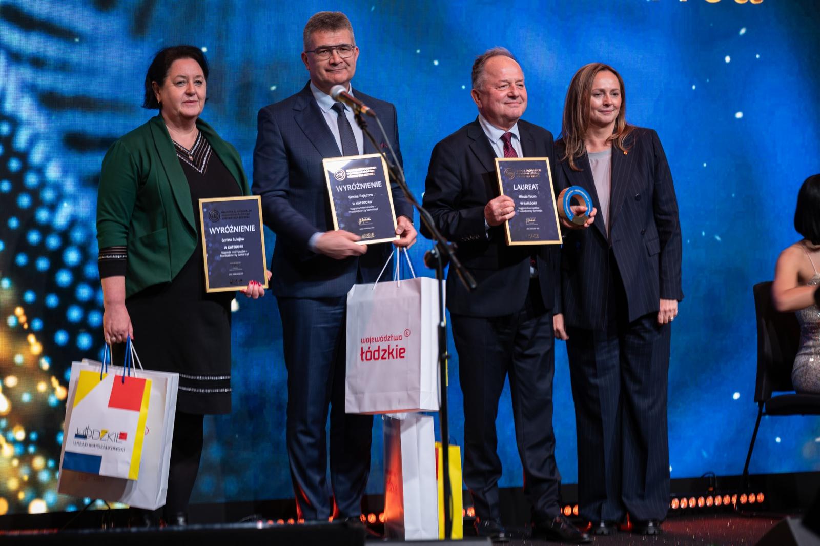 ​Nagroda gospodarcza [Kliknij i przeciągnij, by przenieść.] ​