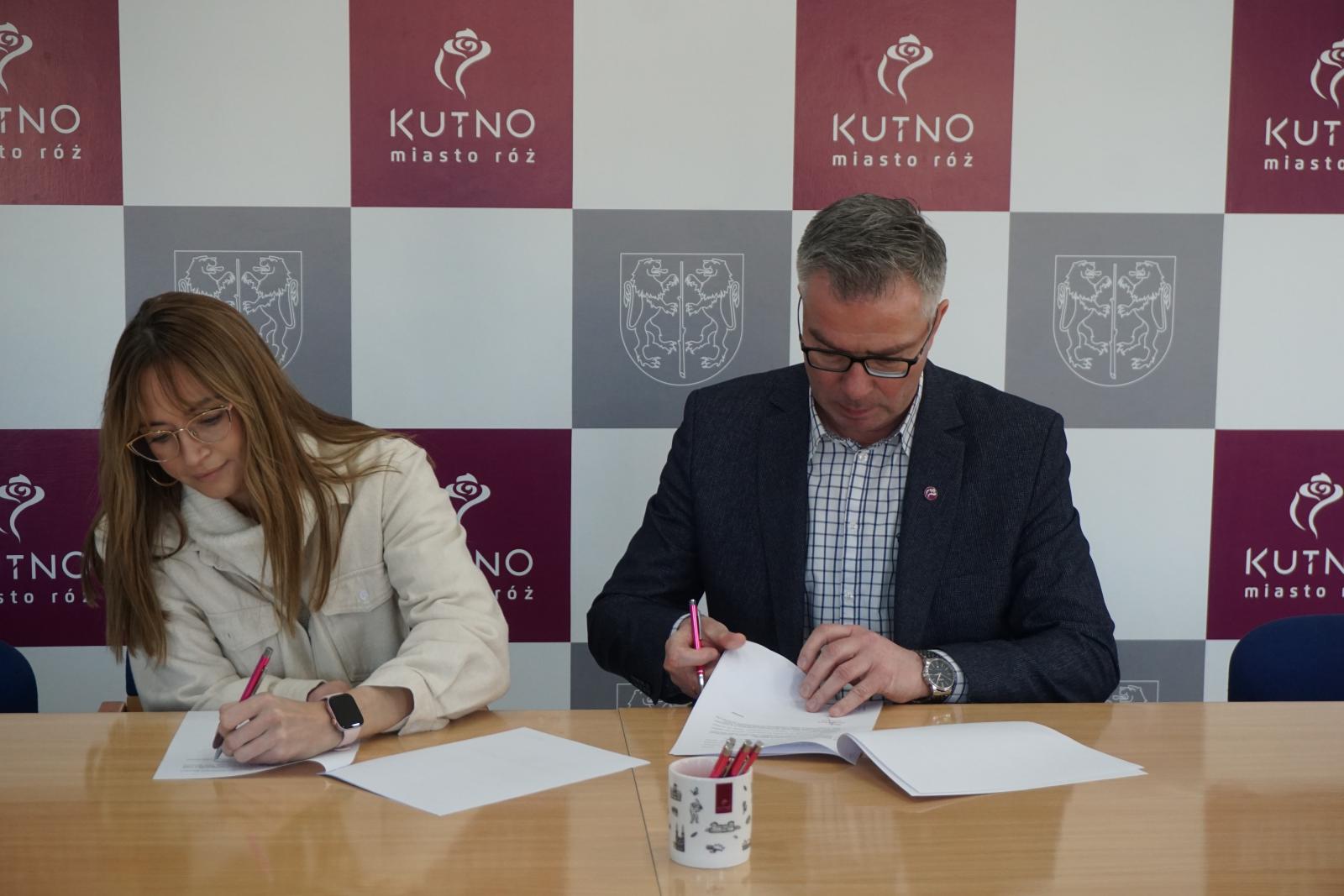 foto z podpisania porozumienia