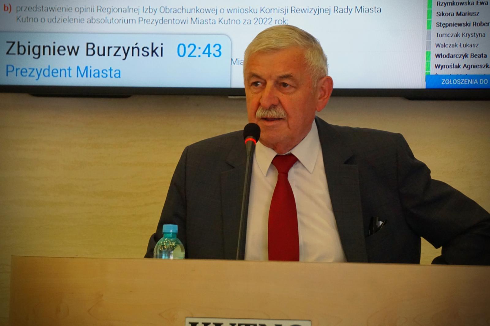 Zbigniew Burzyński na sesji