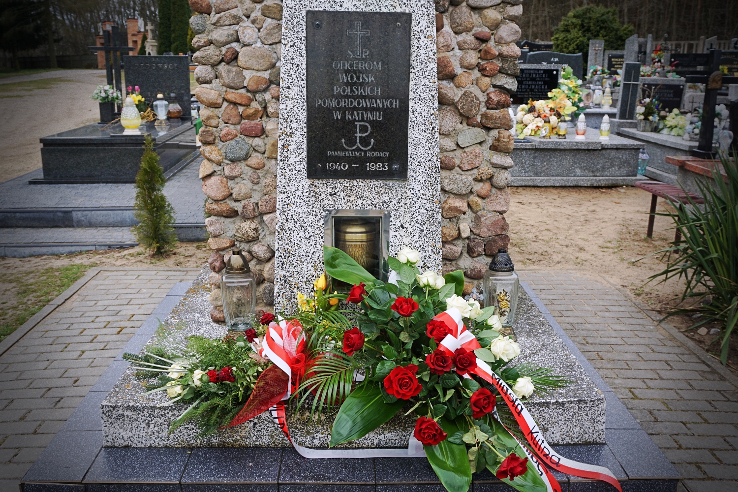 Pomnik ofiar katyńskich