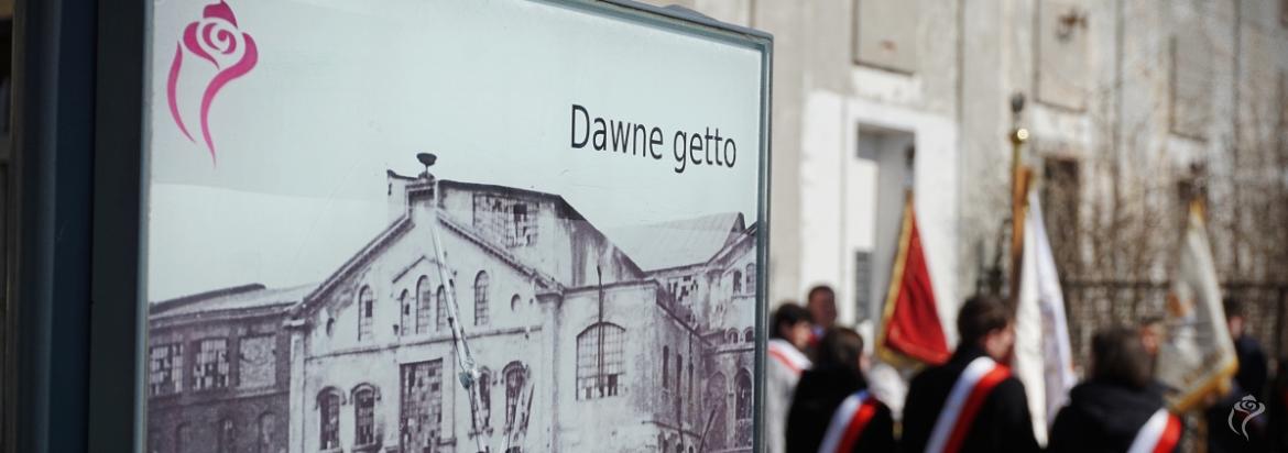 Tablica informacyjna dotycząca kutnowskiego getta