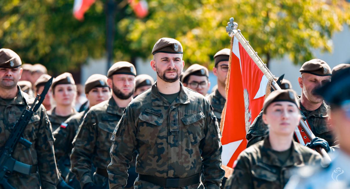 Zdjęcie z obchodów 104. rocznicy Bitwy Warszawskiej oraz Święta Wojska Polskiego