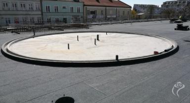 [Fotorelacja] Postęp prac na Placu Wolności i Rynku Zduńskim