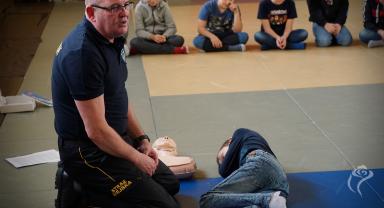 Kutnowscy strażnicy miejscy uczą pierwszej pomocy