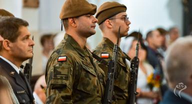 Zdjęcie z obchodów 104. rocznicy Bitwy Warszawskiej oraz Święta Wojska Polskiego