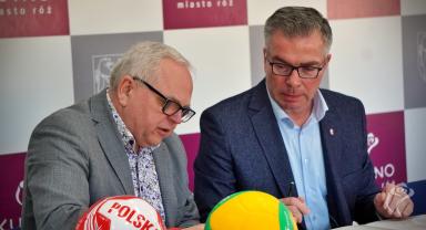 Podpisanie umów na Mój Pierwszy Trening