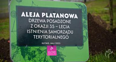 35 drzew na 35-lecie samorządu