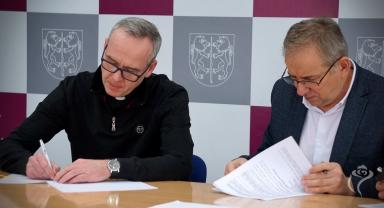 Podpisanie umów w zakresie przeciwdziałania uzależnieniom oraz w zakresie ochrony zdrowia