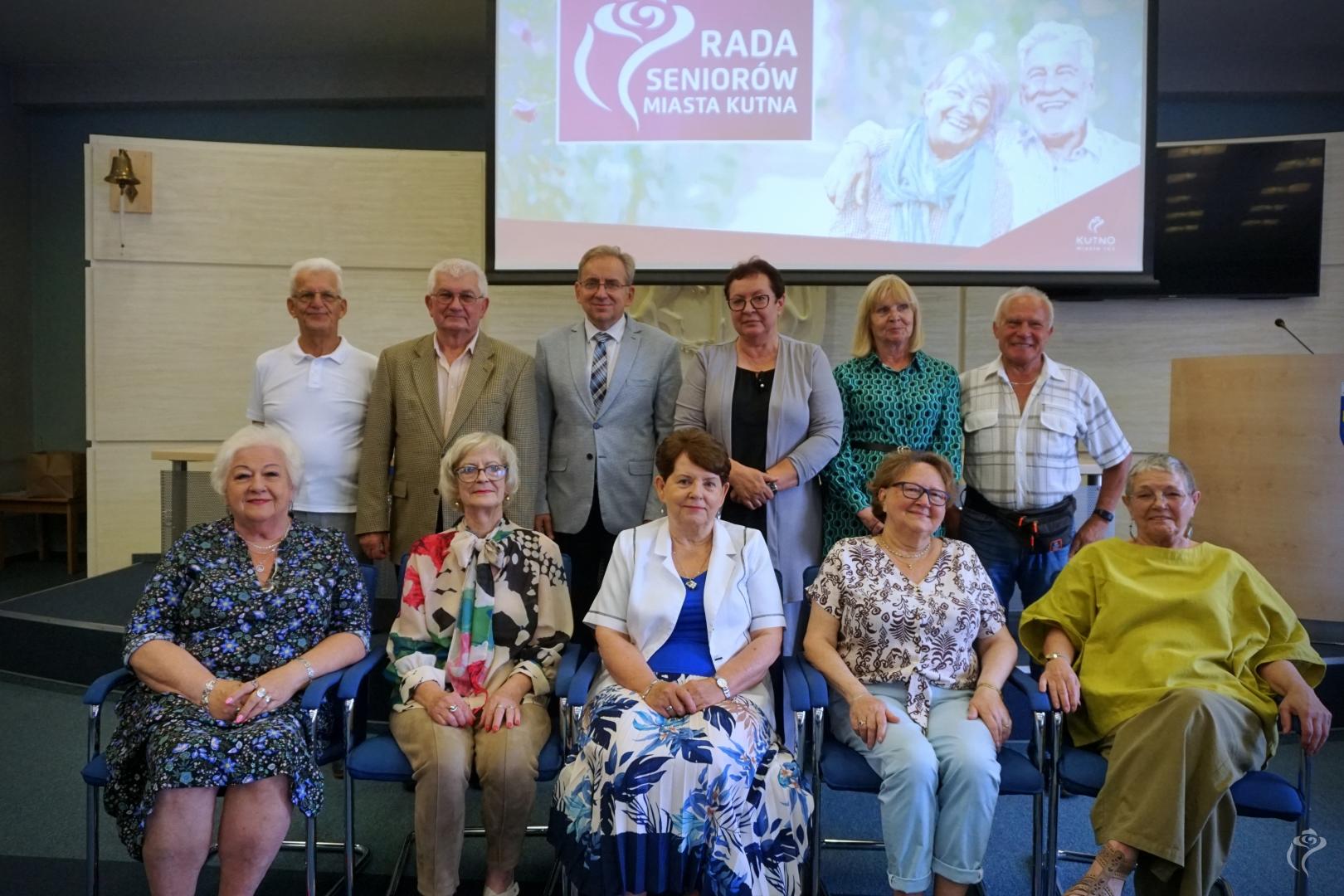 Zdjęcie aktualnego skłądu Rady Seniorow