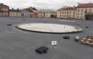 Postęp prac na Placu Wolności i Rynku Zduńskim