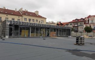 Postęp prac na Placu Wolności i Rynku Zduńskim
