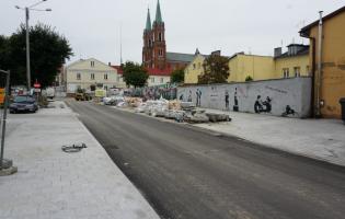 Postęp prac na Placu Wolności i Rynku Zduńskim