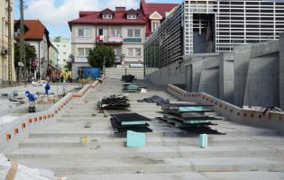 Postęp prac na Placu Wolności i Rynku Zduńskim