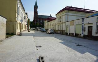 Postęp prac na Placu Wolności i Rynku Zduńskim