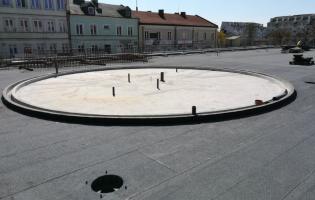 [Fotorelacja] Postęp prac na Placu Wolności i Rynku Zduńskim