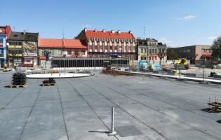 [Fotorelacja] Postęp prac na Placu Wolności i Rynku Zduńskim