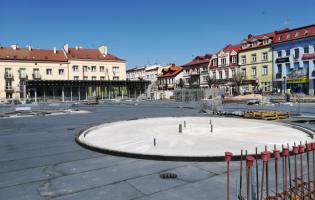 [Fotorelacja] Postęp prac na Placu Wolności i Rynku Zduńskim