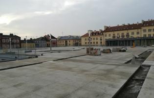 Nasadzenia zieleni na Placu Wolności i Rynku Zduńskim