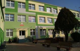 Pracownicy oświaty testują się przed powrotem do szkół