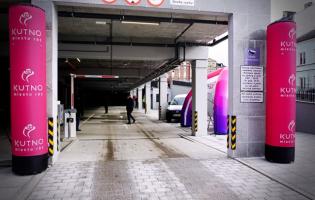 Zdjęcie z otwarcia parkingu pod placem Wolności