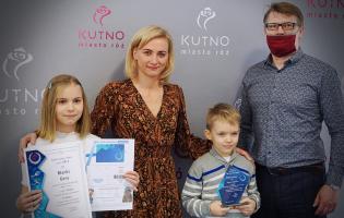Na zdjęciu widać cztery osoby