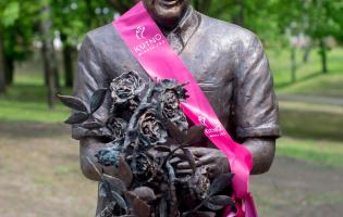 Zdjęcie z uroczystości odsłonięcia pomnika Bolesława Wituszyńskiego
