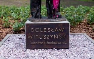 Zdjęcie z uroczystości odsłonięcia pomnika Bolesława Wituszyńskiego