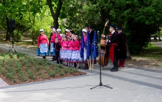 Zdjęcie z uroczystości odsłonięcia pomnika Bolesława Wituszyńskiego