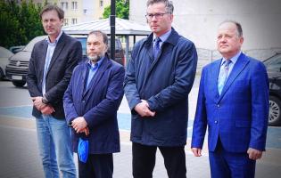 Na zdjęciu widać cztery osoby