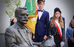 Na zdjęciu widać pomnik A. Troczewskiego