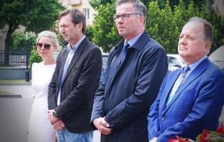 Na zdjęciu widać cztery osoby