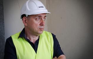 Na zdjęciu widać osoby zwiedzające Pałac Saski