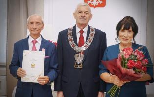 Prezydent Kutna Zbigniew Burzyński i jubilaci