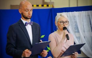 Szkoła Podstawowa nr 2 w Kutnie ma swój sztandar