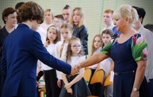Szkoła Podstawowa nr 2 w Kutnie ma swój sztandar