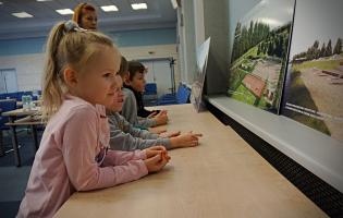 Dzieci z Punktu Przedszkolnego nr 3 w Urzędzie Miasta 