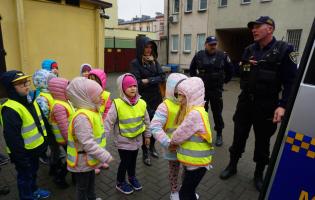 Przedszkolaki z Promyczka w Urzędzie Miasta