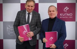 Podpisanie umów z organizacjami pozarządowymi 