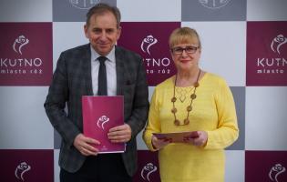 Podpisanie umów z organizacjami pozarządowymi 