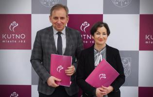 Podpisanie umów z organizacjami pozarządowymi 