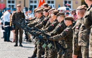Zdjęcie z obchodów&nbsp;104. rocznicy&nbsp;Bitwy Warszawskiej oraz Święta&nbsp;Wojska Polskiego