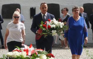 Hołd poległym