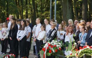 W hołdzie Bohaterom