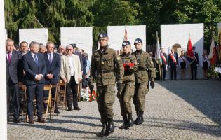 W hołdzie Bohaterom