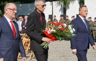 W hołdzie Bohaterom
