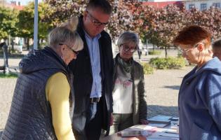 Październik miesiącem walki z rakiem piersi