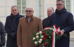 W hołdzie powstańcom