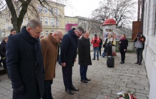 W hołdzie powstańcom