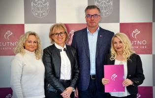 Podpisanie umów na Mój Pierwszy Trening