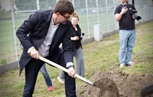 35 drzew na 35-lecie samorządu